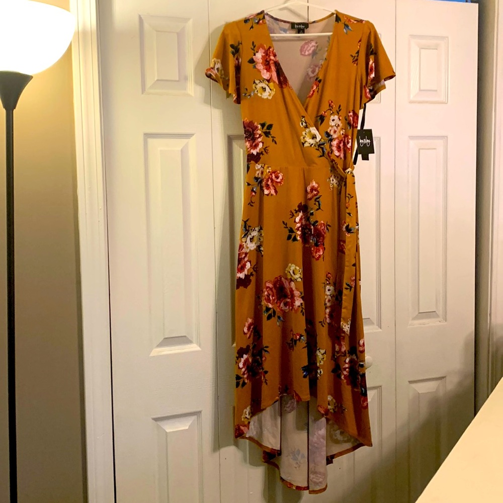 Medium full length golden & floral short sleeve dress